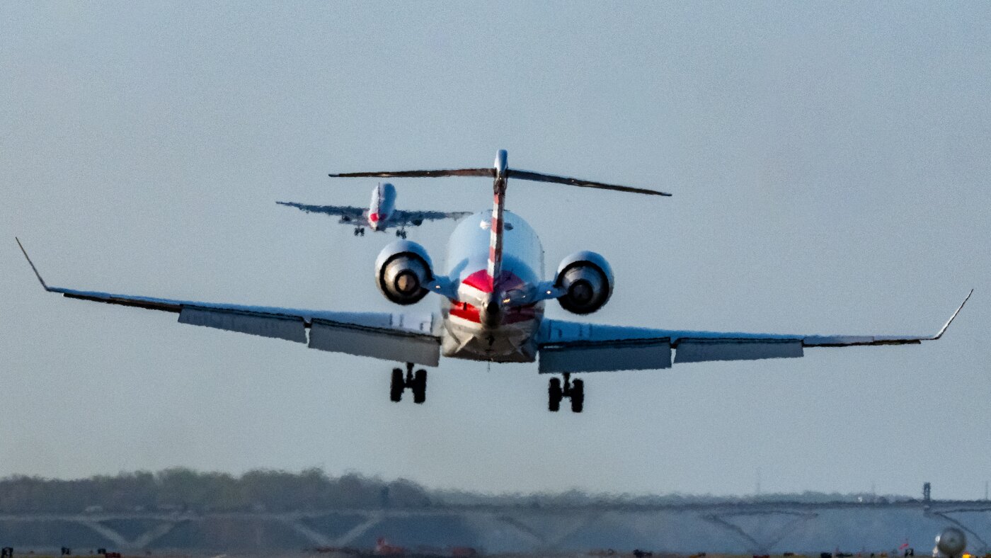 'Analog' U.S. air traffic system needs changes, leaders say : NPR