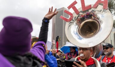 LAUSD reaches tentative labor deal with teachers. But schools could still be closed on Tuesday
