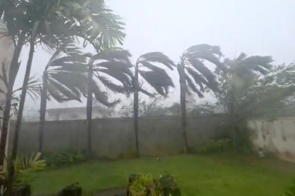 Super Typhoon Sinlaku batters remote US islands