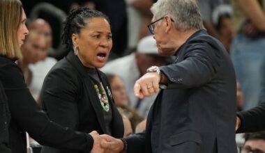 Geno Auriemma apologizes after tense exchange with Dawn Staley