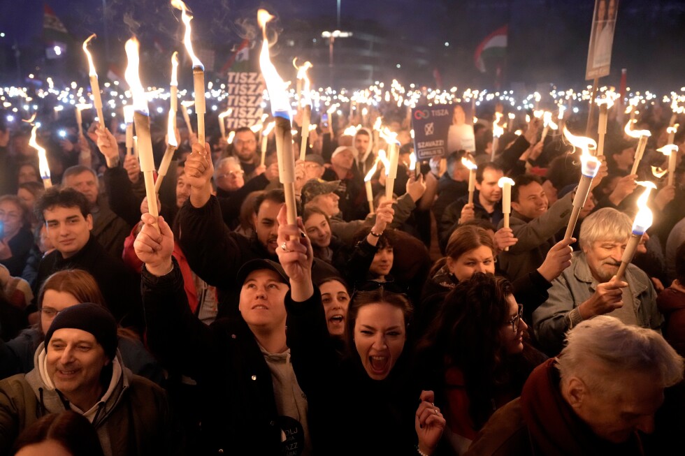 Orbán and Magyar in final push for votes on eve of Hungarian poll