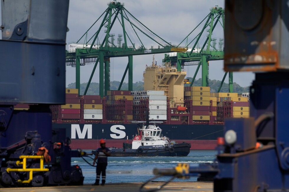 China and US clash over Panama port dispute