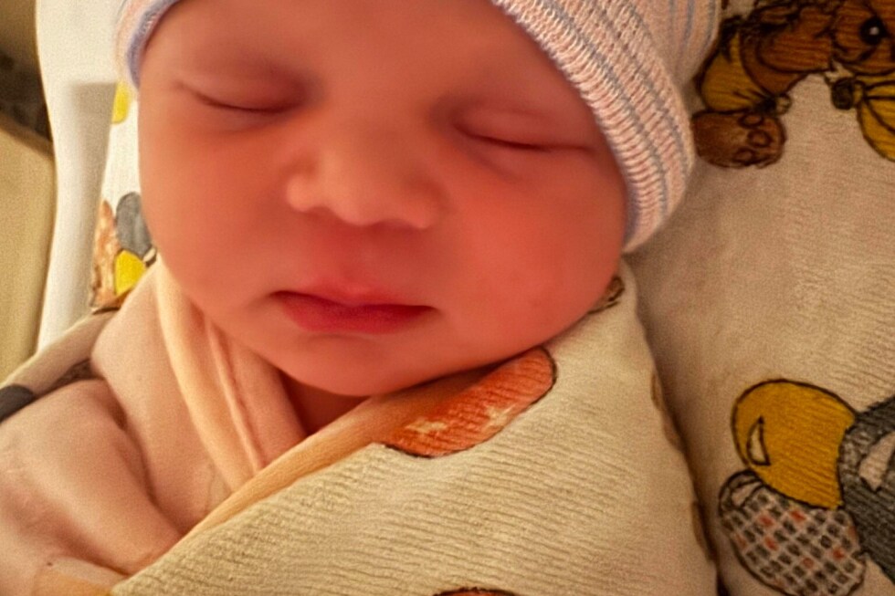 Passenger gives birth to baby girl on Delta flight just before landing