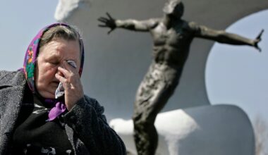 AP Was There: Early Chernobyl victims buried in Moscow cemetery
