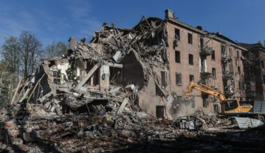 Russian and Ukrainian airstrikes overnight kill or wound dozens of people