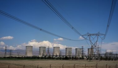 Iranians react to Trump's power attack threats as deadline nears