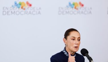 Sheinbaum demands explanations on the deaths of US Embassy officials in Chihuahua