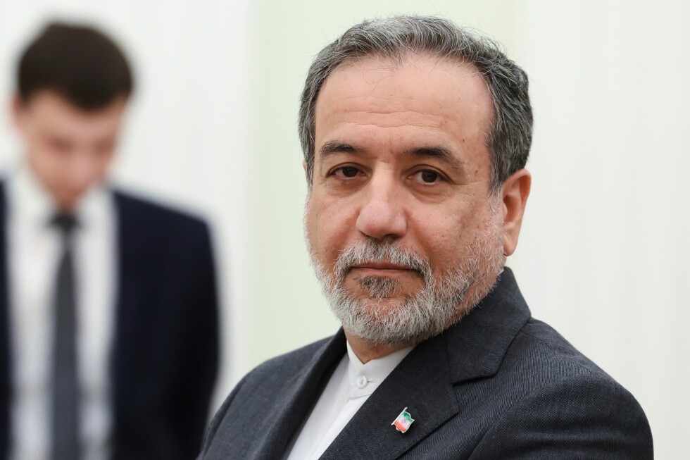 Iran offers to ease Strait of Hormuz chokehold, officials say