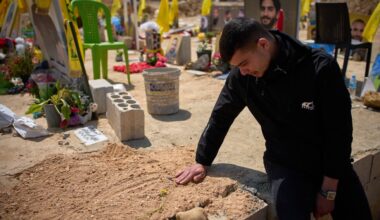 Hezbollah leader urges Lebanon's government to cancel Israel talks