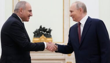 Putin warns Armenia it can't be in both the EU and the Eurasian Economic Union