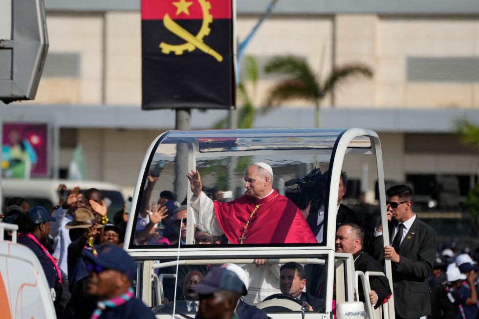 Pope arrives in Angola for third leg of Africa tour