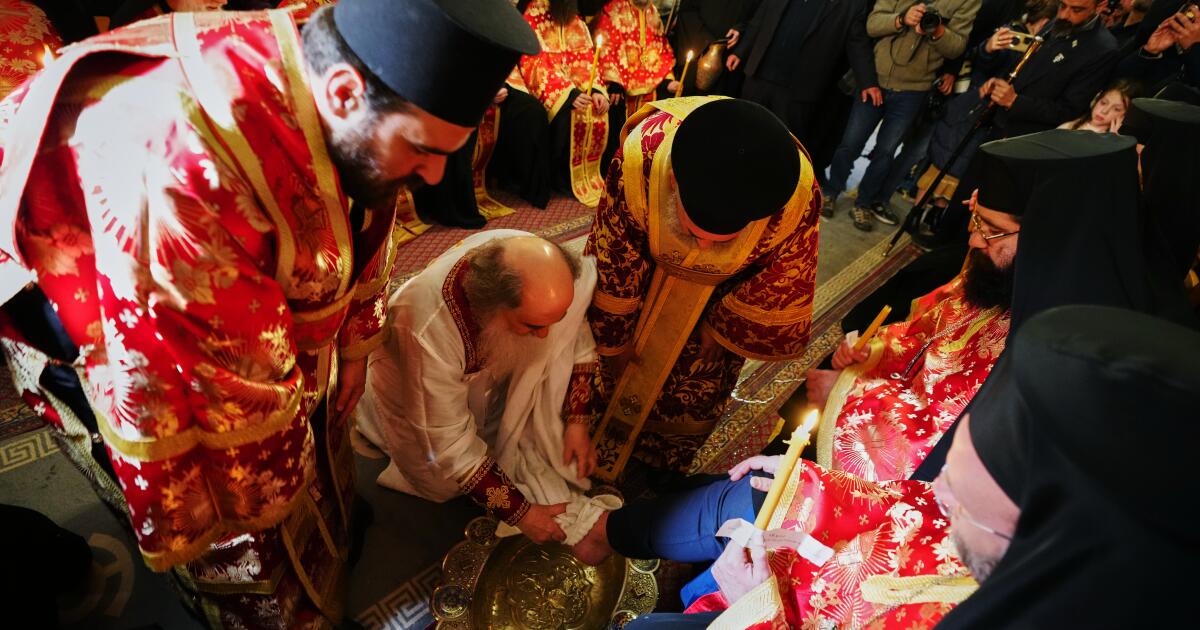 Israel lifts restrictions at holy sites in Jerusalem after fragile ceasefire announced