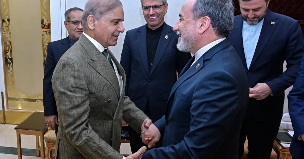 Iran's foreign minister leaves talks without meeting U.S. envoys, Pakistan says