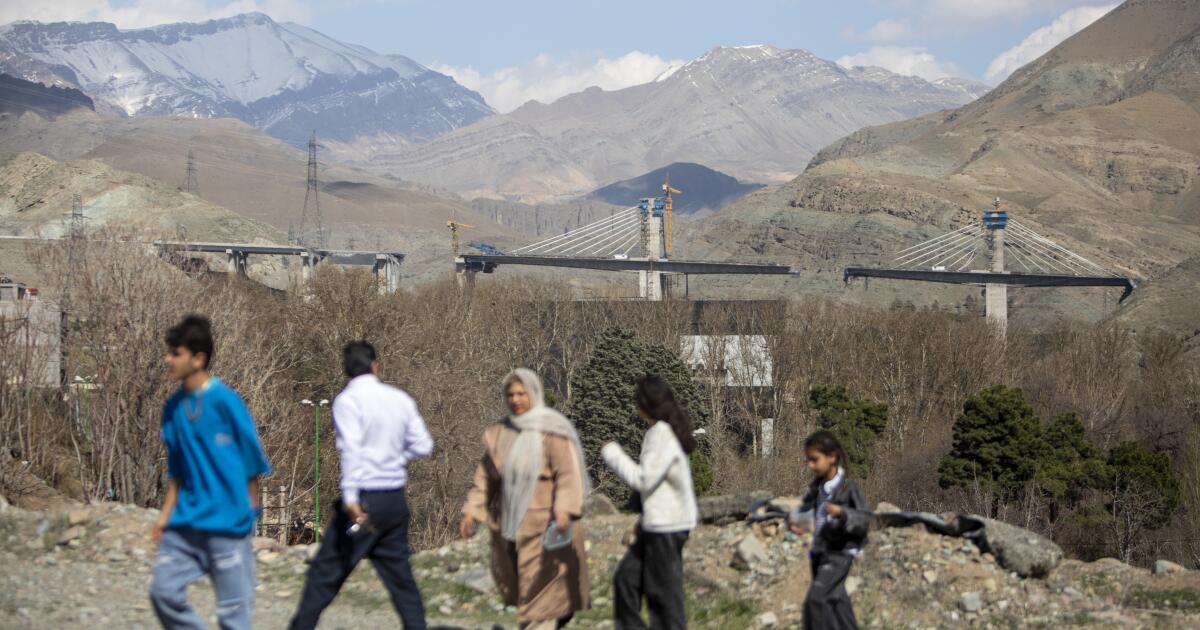 2 U.S. aircraft downed as Iran war escalates; both pilots rescued, one crew member missing, officials say