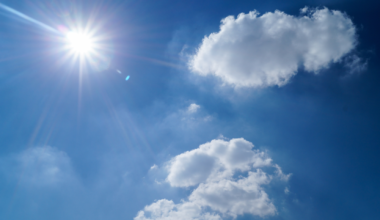 Possible 26°C tomorrow as very warm spell peaks, before a return to cooler conditions