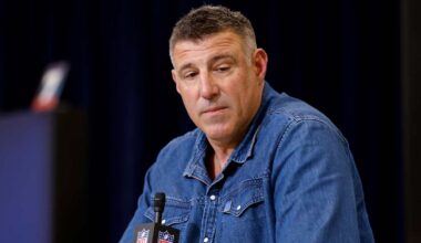 Patriots' Mike Vrabel has had 'difficult conversations' after publication of photos with NFL reporter