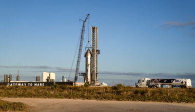 For Wall Street, the Only Thing Worse Than SpaceX Flopping Is Missing Out