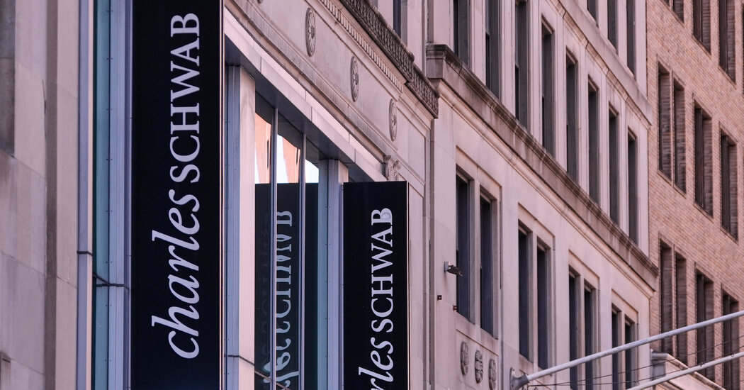 Schwab Affiliate Halts Customer Donations to Southern Poverty Law Center