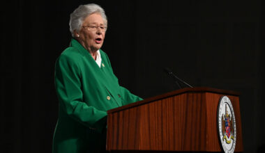 Alabama Governor Calls Special Session to Adopt New House Maps