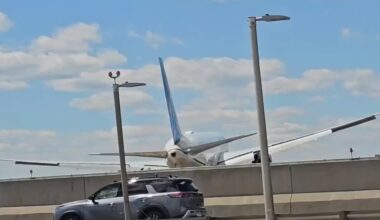 Tractor-Trailer and Light Post Damaged as Plane Lands at Newark Airport