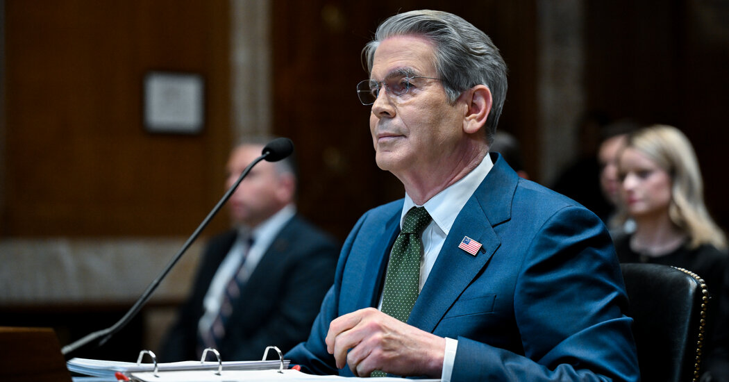 U.S. Warns China Over Iranian Oil as Sanctions Fight Intensifies