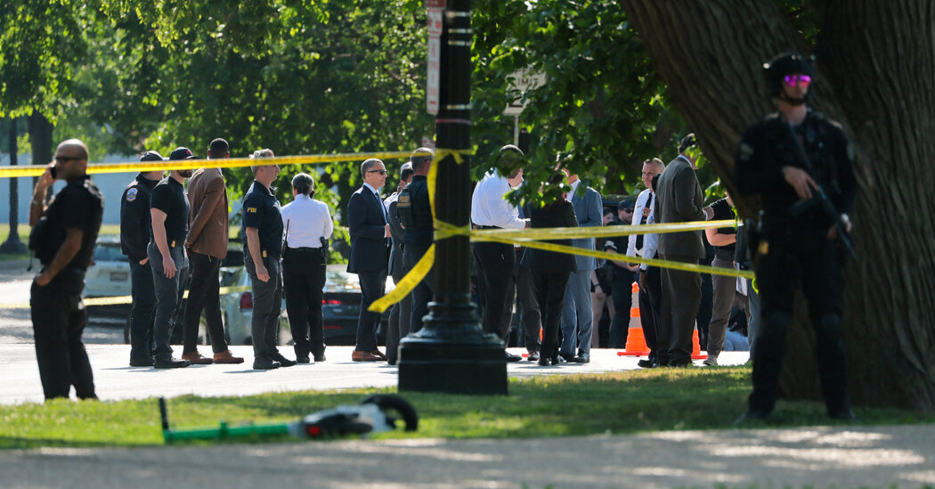 Secret Service Shoots and Wounds Armed Man Near Washington Monument