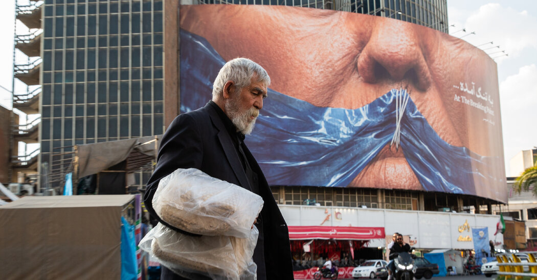 Can Trump Strong-Arm Iran? - The New York Times