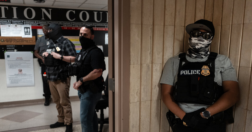 New York Bars ICE Agents From Wearing Masks in Broad Immigration Deal