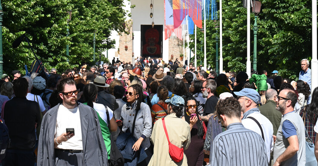 Without Its Expert Jury, Venice Biennale Lets the Public Choose Its Prize Winners