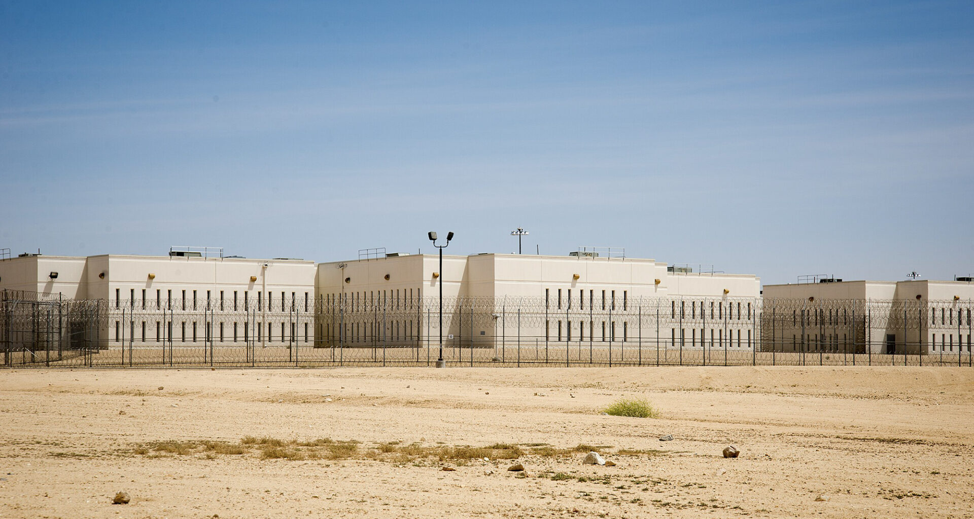 CA report details deaths, medical care at ICE detention centers