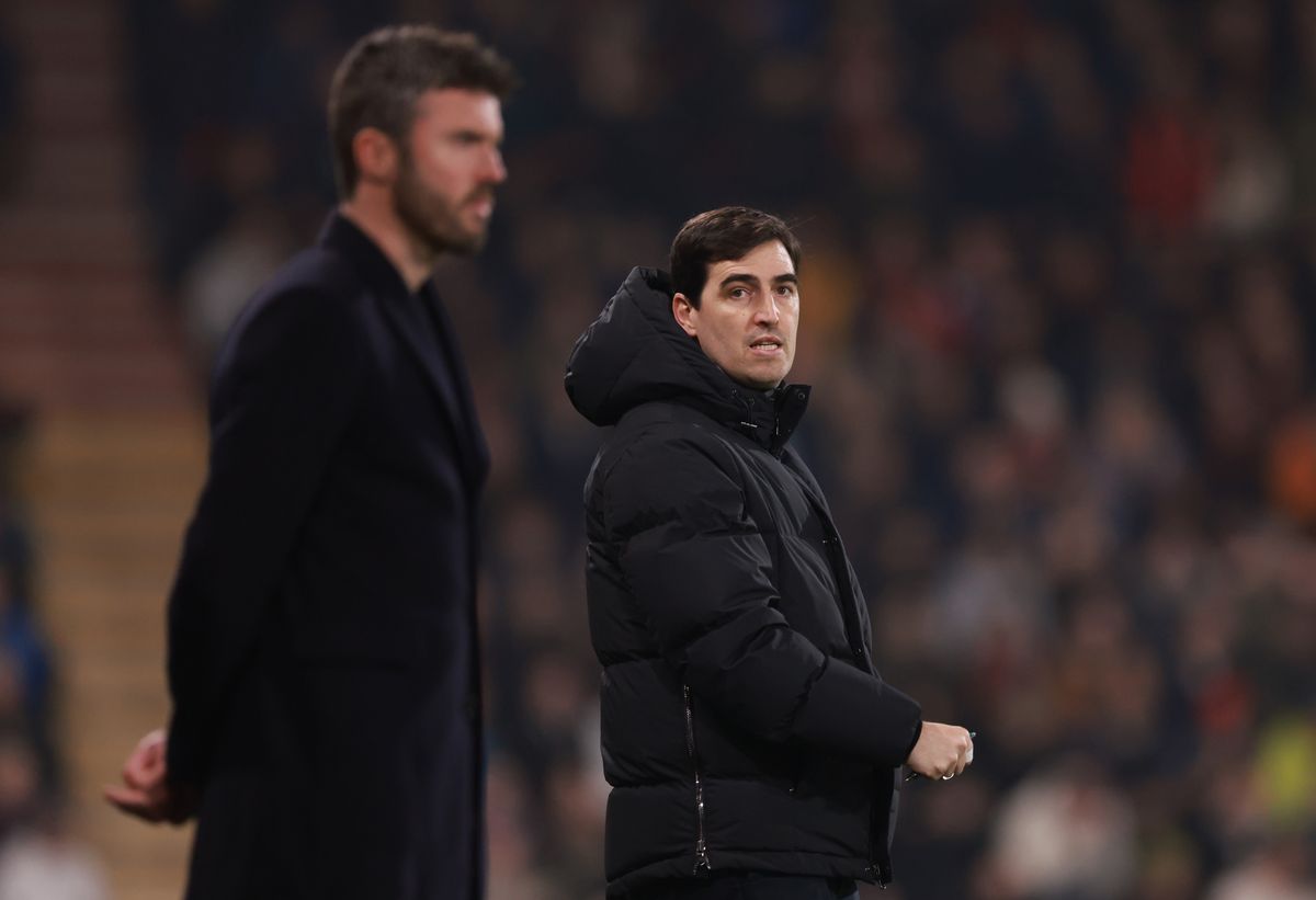 Andoni Iraola the head coach / manager of AFC Bournemouth alongside Manchester United head coach Michael Carrick during the Premier League match between Bournemouth and Manchester United at Vitality Stadium on March 20, 2026 in Bournemouth, England