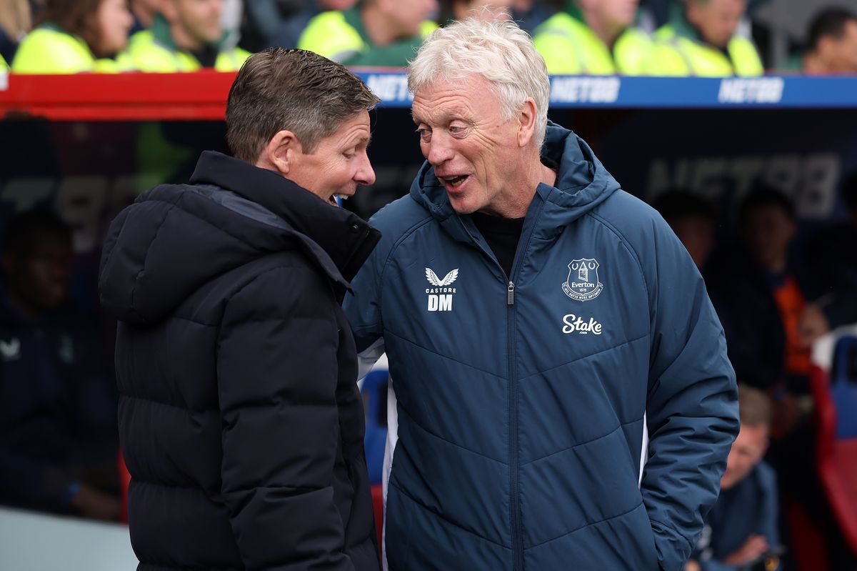 Oliver Glasner speaks to David Moyes prior to the match between Crystal Palace and Everton at Selhurst Park on May 10, 2026
