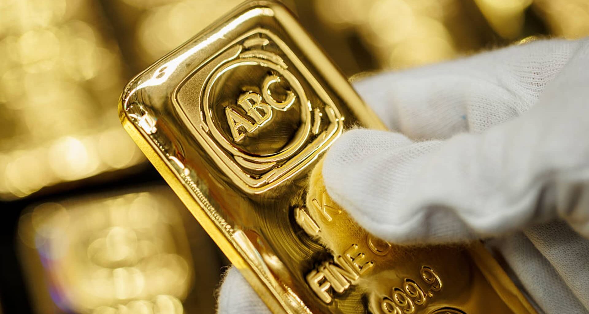 Gold eases as inflation jitters, Iran war cloud U.S. rate outlook