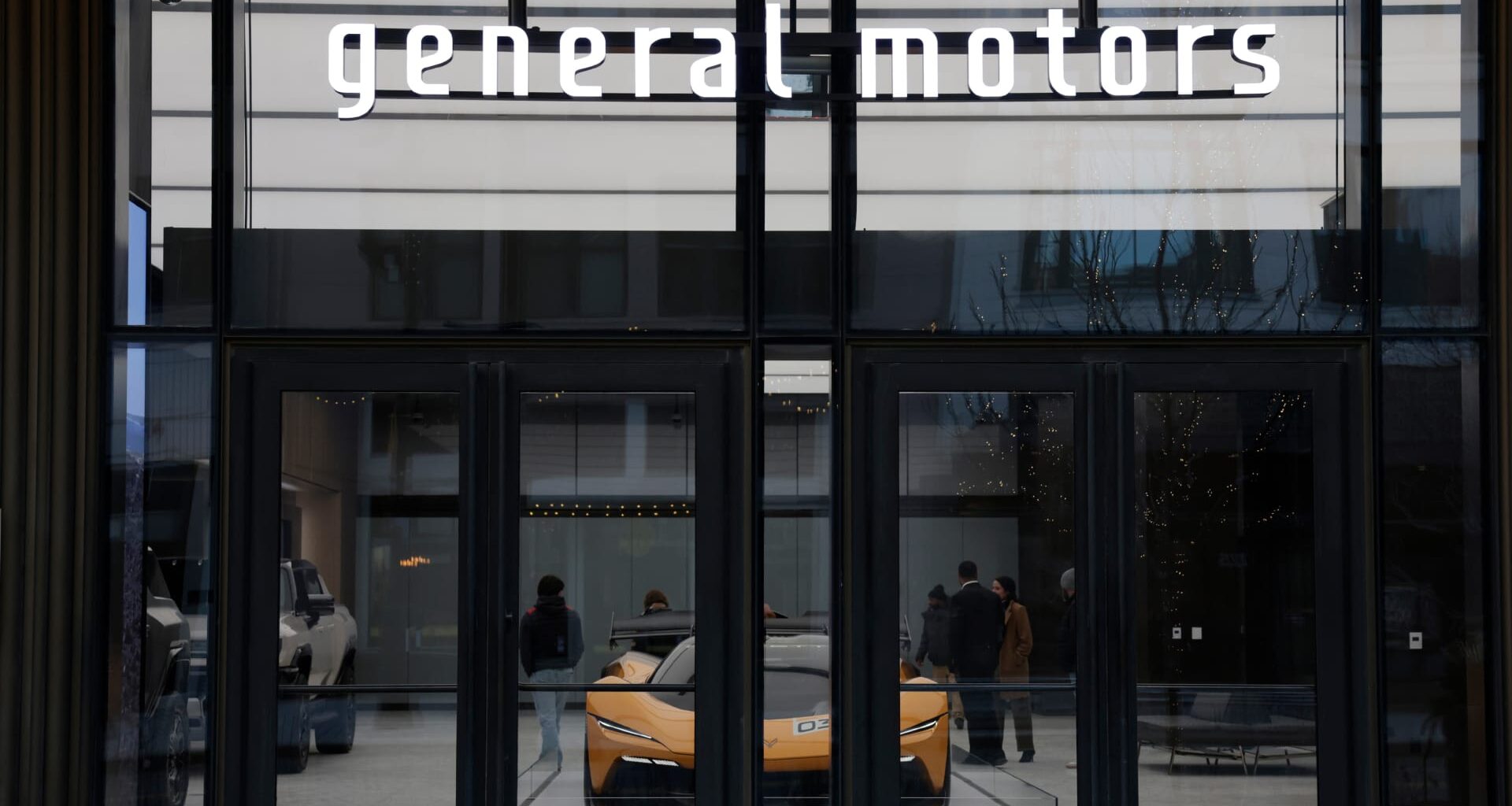 GM lays off 500-600 salaried IT workers to cut costs