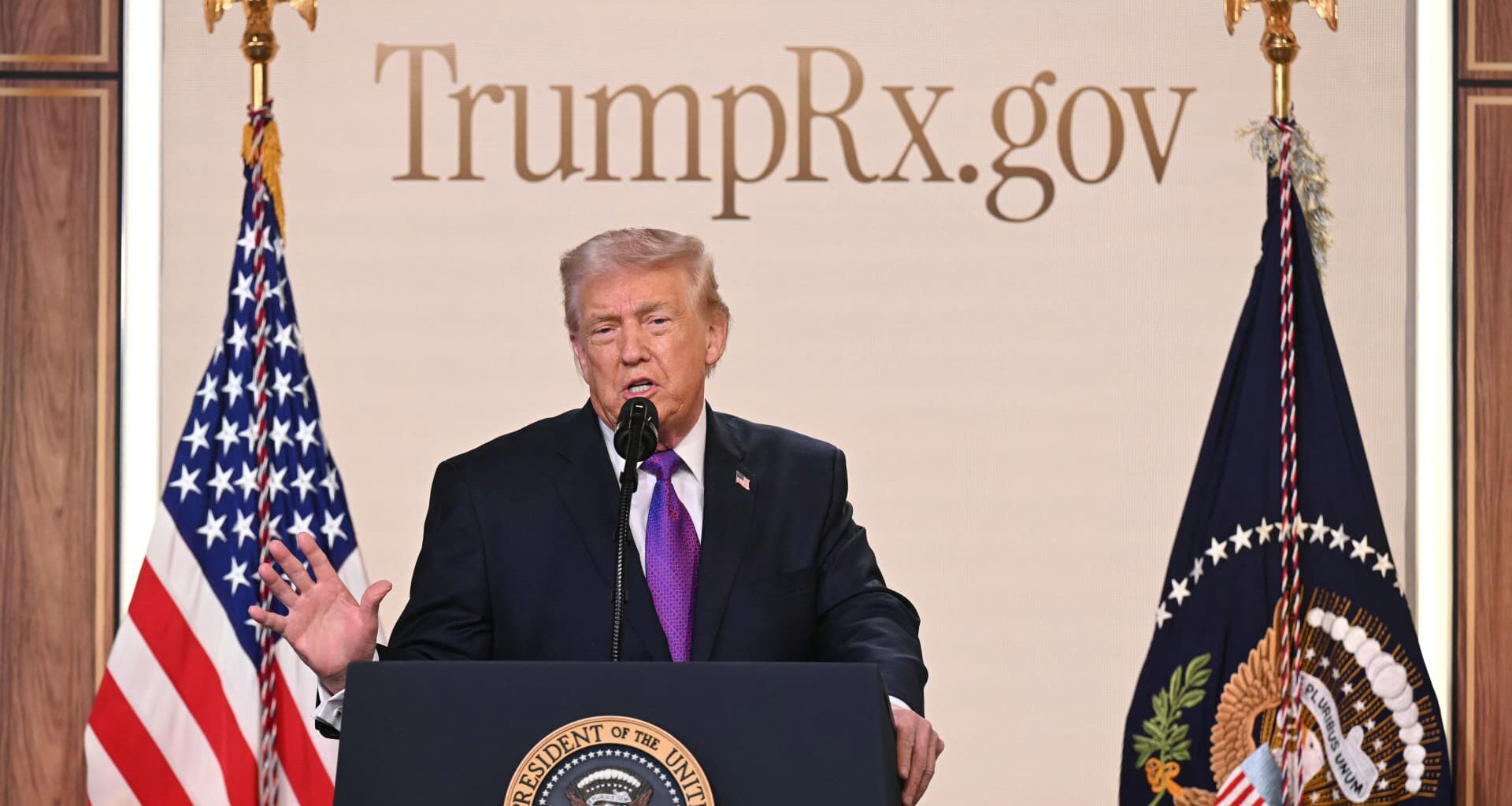White House adds generic drugs to direct-to-consumer TrumpRx site