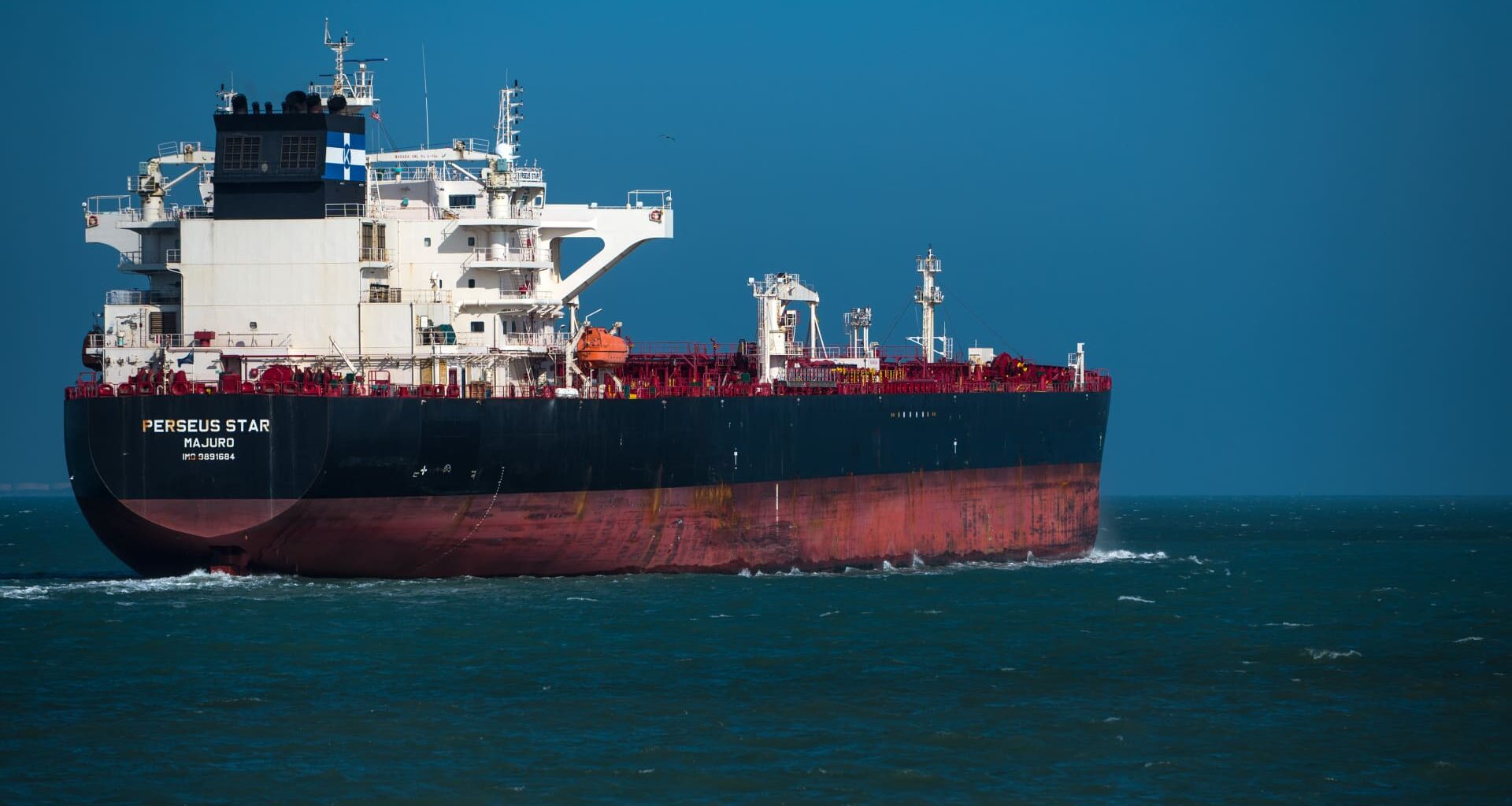 U.S. crude oil exports surge to record as tankers flock to Gulf Coast