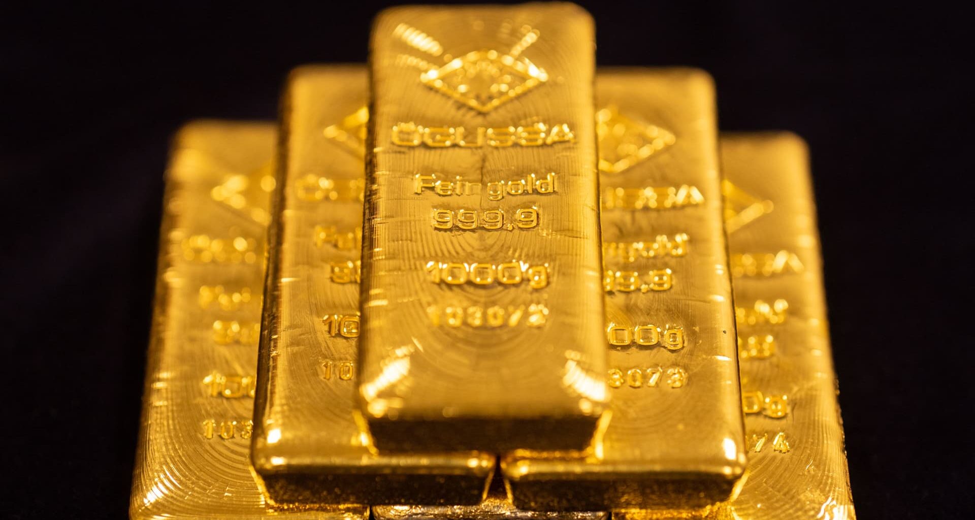 Gold climbs to two-week high as U.S.-Iran peace hopes push oil lower