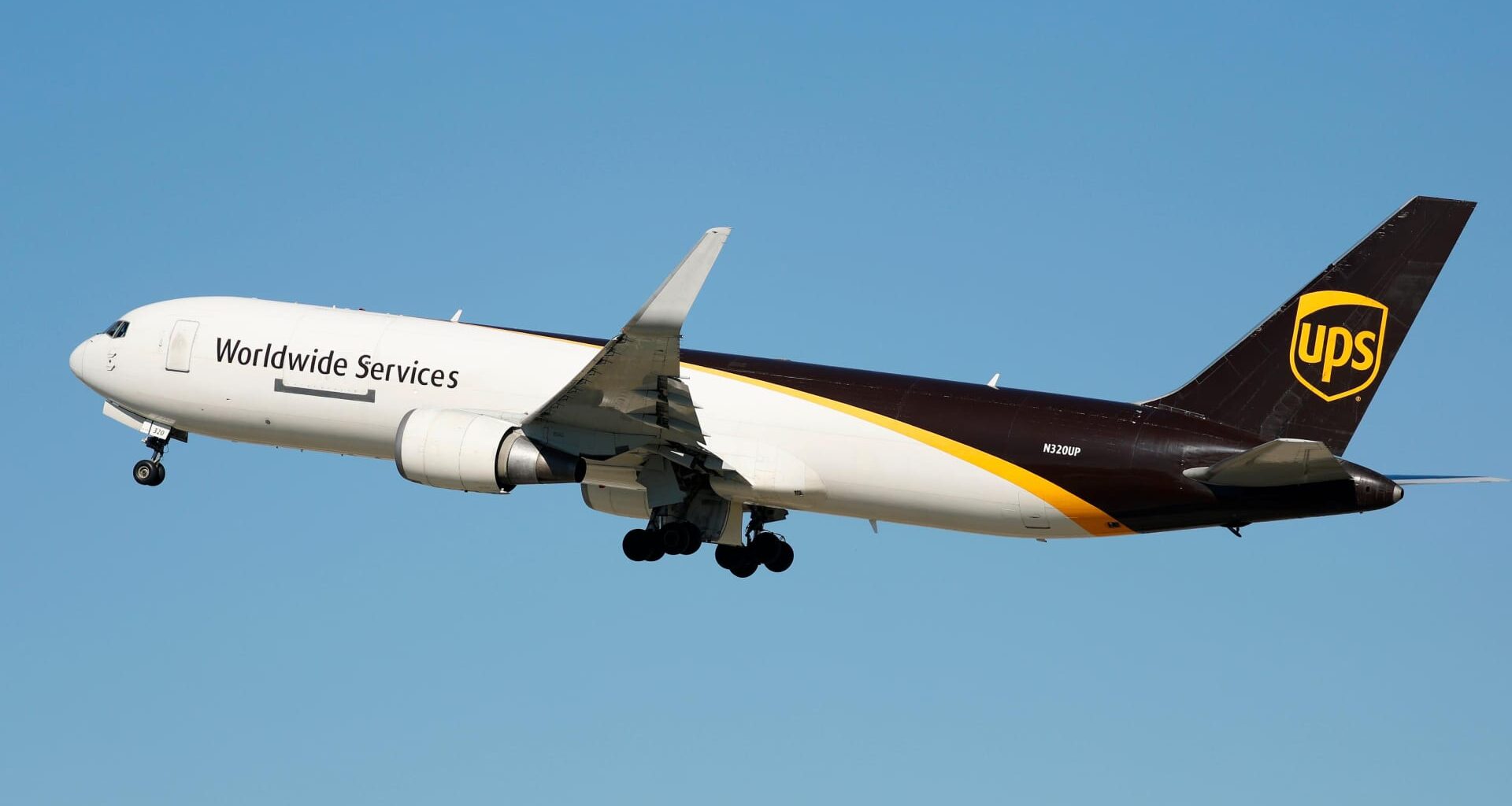 UPS, FedEx stocks sink after Amazon opens logistics network