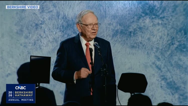 Deepfake Warren Buffett opens Q&A section of annual Berkshire Hathaway meeting