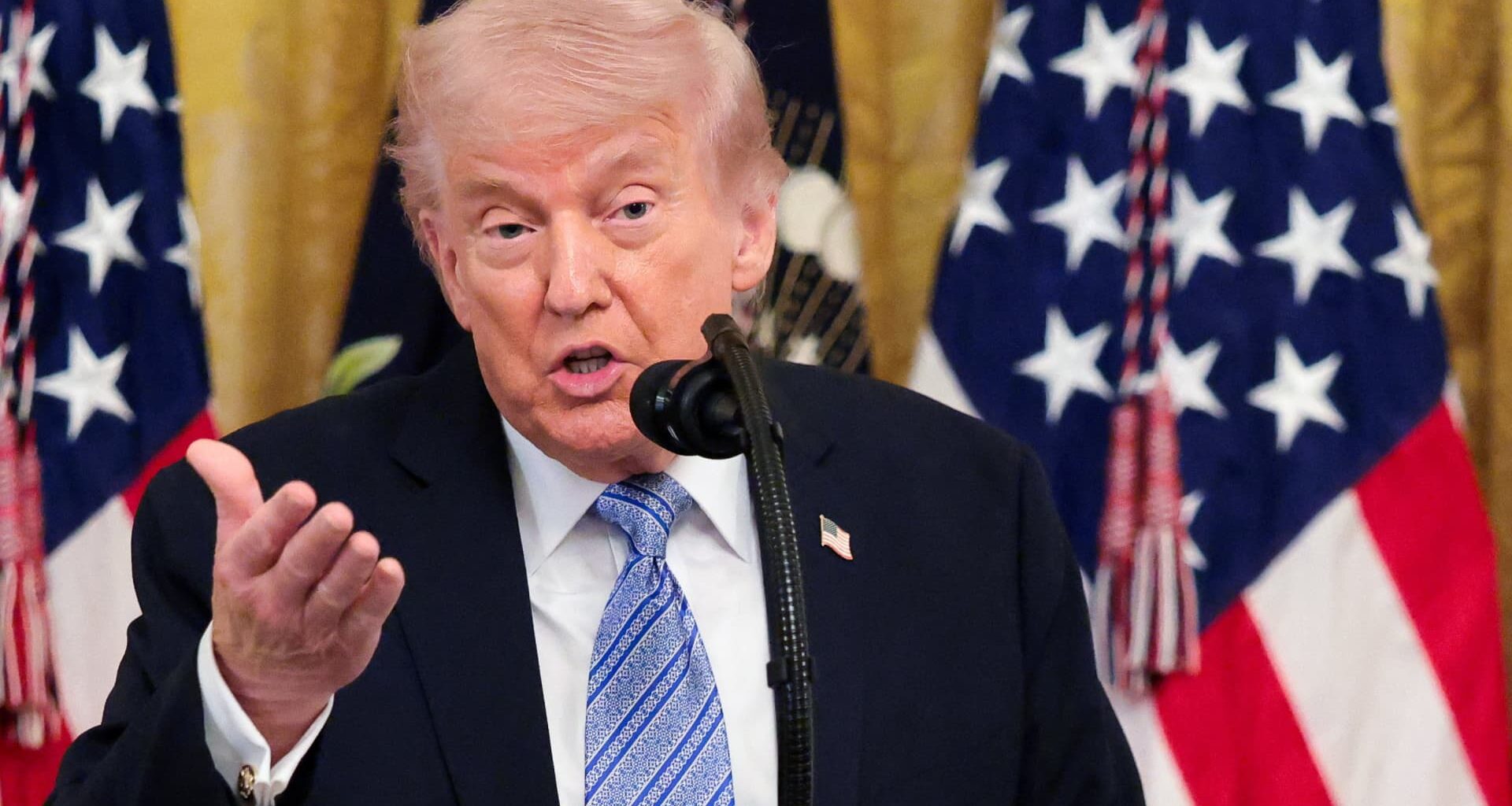 Trump threatens EU if no trade deal is signed by new deadline