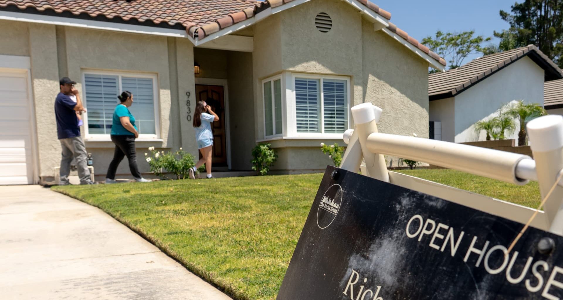 April home sales disappoint as higher mortgage rates weigh on buyers