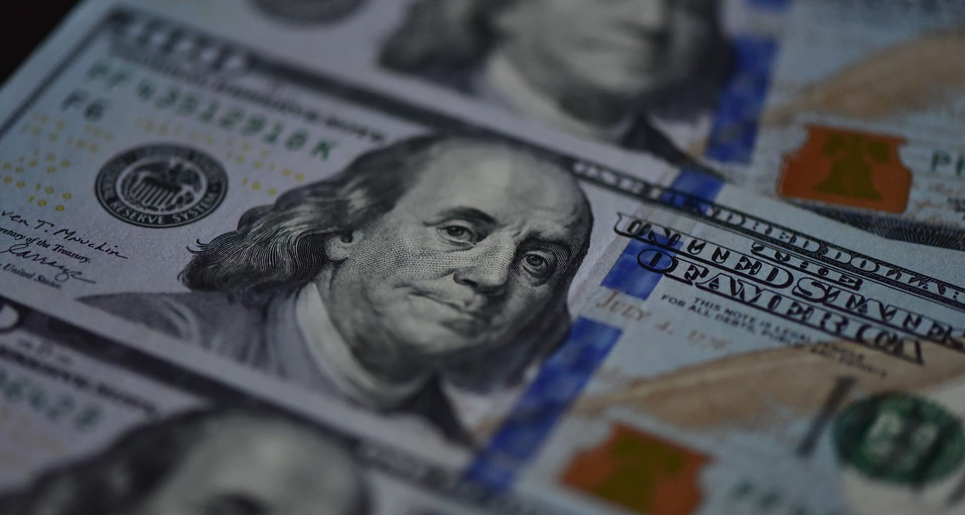 Dollar nears six-week high; mixed signals on US.-Iran deal feed uncertainty