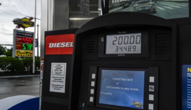 U.S. drivers pay the highest gas prices in four years this Memorial Day