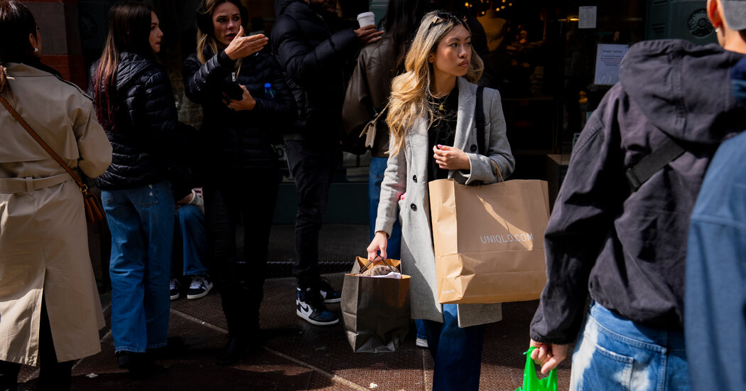 Inflation Accelerates After Weeks of War in Iran