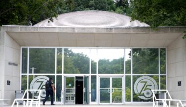 C.I.A. Officer Arrested With Gold Once Worked With No. 2 Pentagon Official
