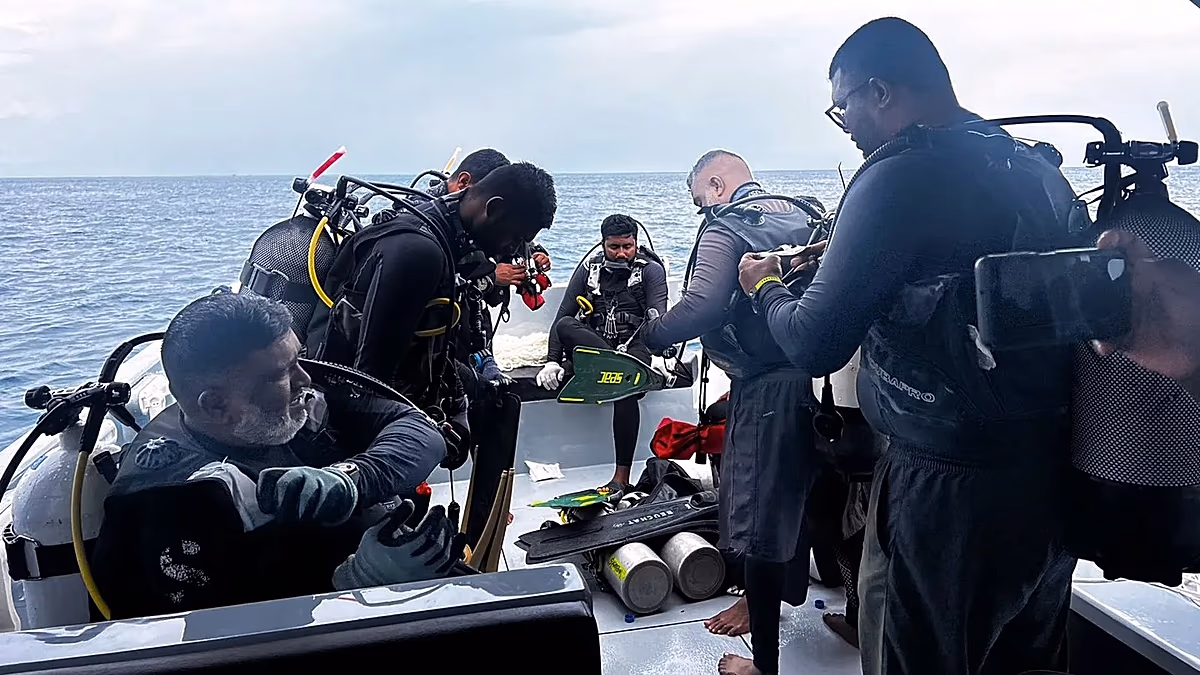 Bodies of four divers who drowned in Maldives diving accident found, Italy says