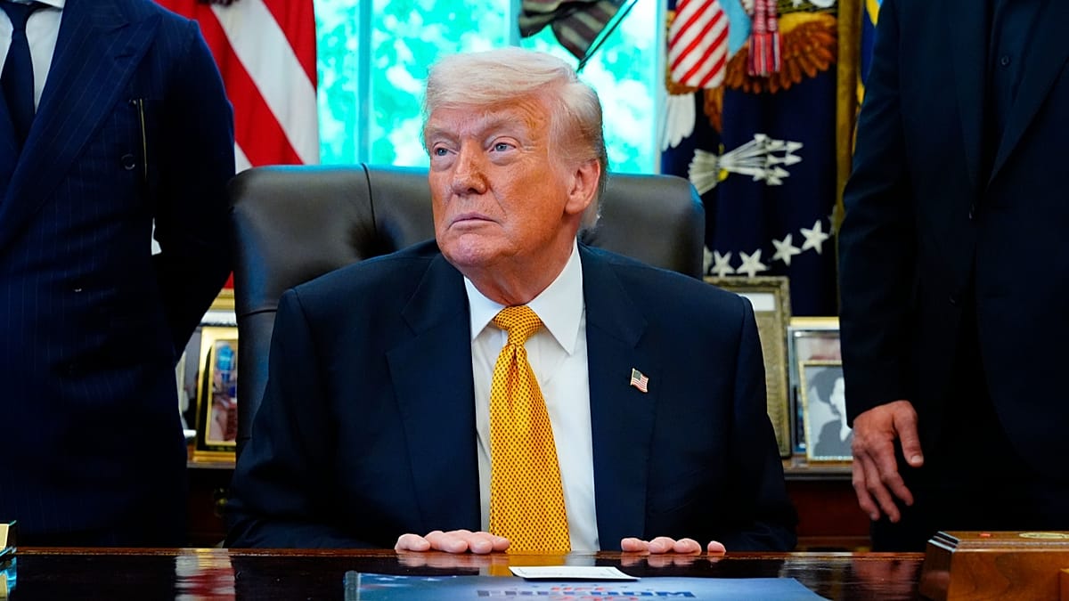 US fires at Iranian oil tanker as Trump pushes for peace deal