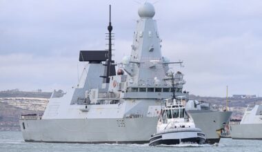 UK Moves Warship to Middle East for Potential Hormuz Mission