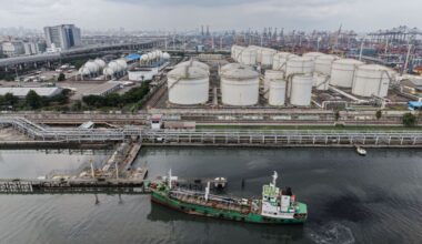 Iran War Is Draining World’s Oil Buffer at an Unprecedented Pace