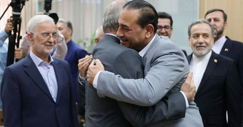 Iran, US edge toward deal to end war and reopen Hormuz